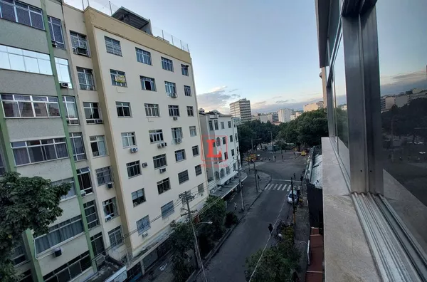 Apartamento três quartos Tijuca próximo da praça saens penha