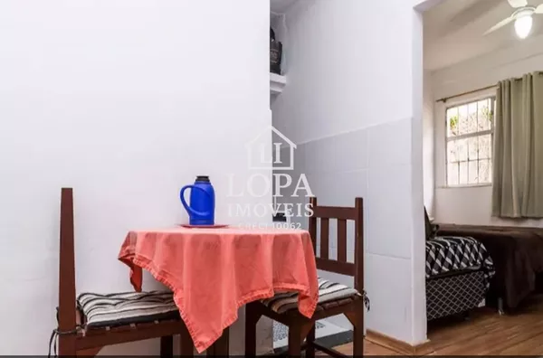 Apartamento à Venda com 1 quarto, 1 banheiro e 25 m² por R$ 200.000
