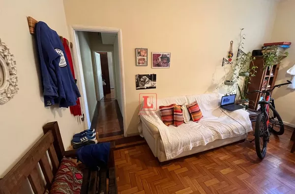 Apartamento  2 quartos+varandinha com 76m² na Rua Monte Alegre Santa Teresa