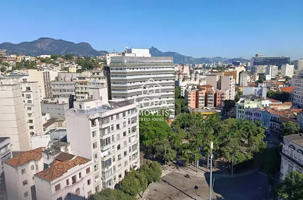 Apartamento sala e quarto com garagem no Centro do Rio de janeiro
