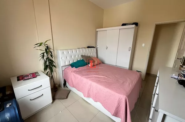 Apartamento de quarto e Sala com dependência
