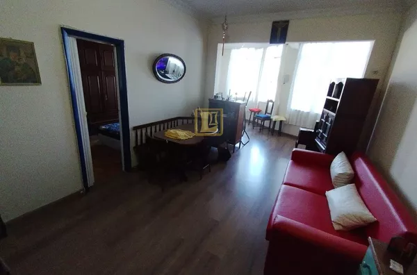 Apartamento em Santa Teresa com Dois Quartos e Dependência