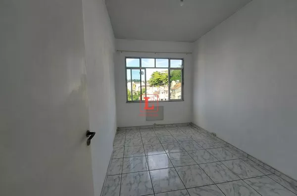 Apartamento sala quarto com dependência