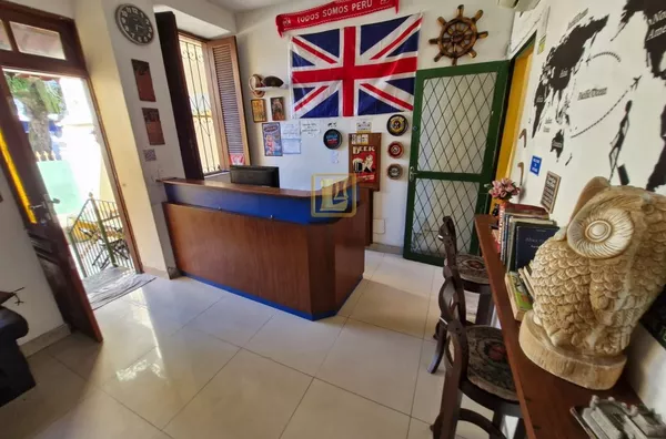 Hostel com cerca de 250 metros quadrados no Bairro Catunbí.