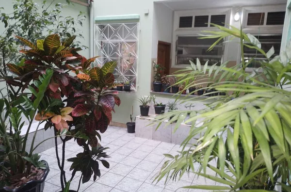 Apartamento quarto e sala reformado no Catete imperdível!!!
