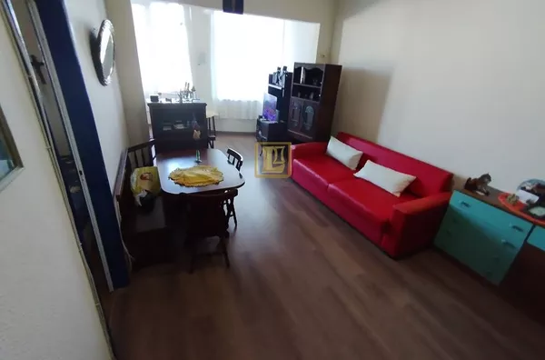 Apartamento em Santa Teresa com Dois Quartos e Dependência