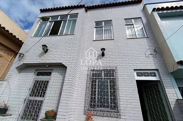 Casa com dois quartos e dependência para venda em Santa Teresa Rio de Janeiro