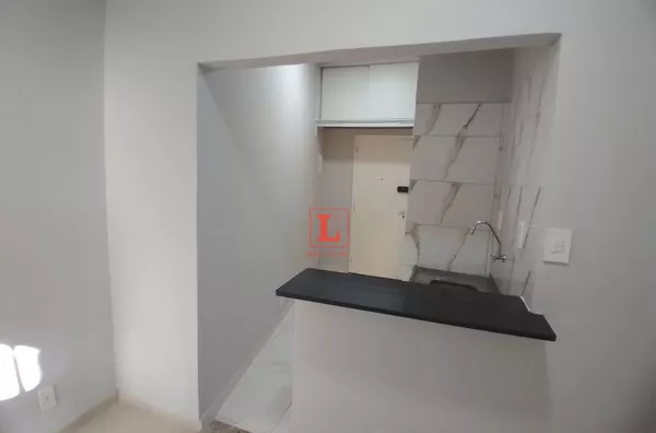 Apartamento à Venda com 1 quarto, 1 banheiro e 32 m² por R$ 199.000