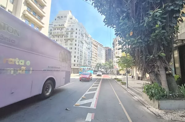 Apartamento de dois quartos em centro do Rio de Janeiro