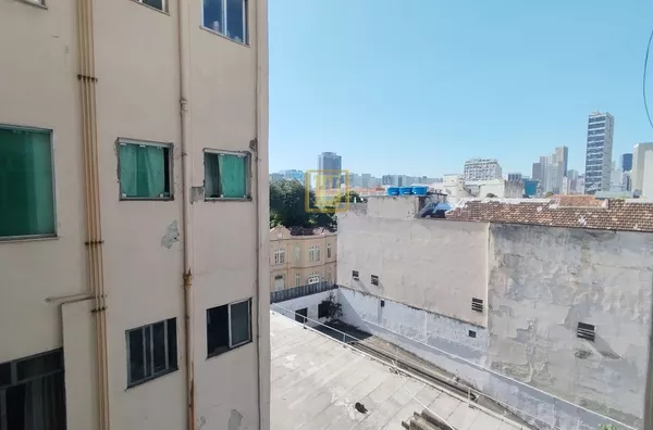 Apartamento composto de Sala um Quarto em Centro Rio de Janeiro para Venda