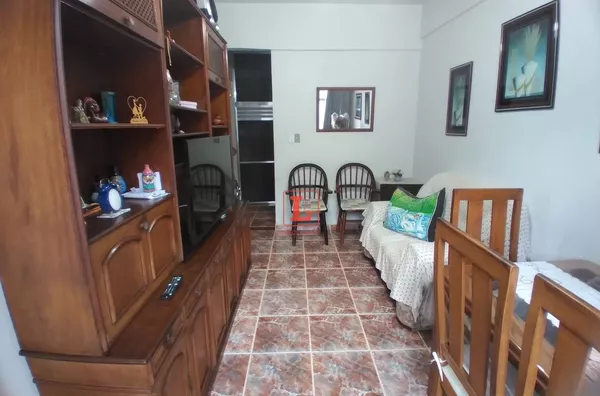 Apartamento à Venda com 1 quarto, 1 banheiro, quarto dependência  e 54m²