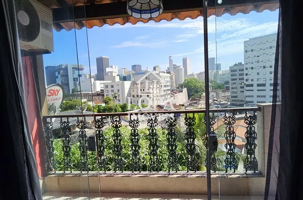 Casa com seis quartos reformada