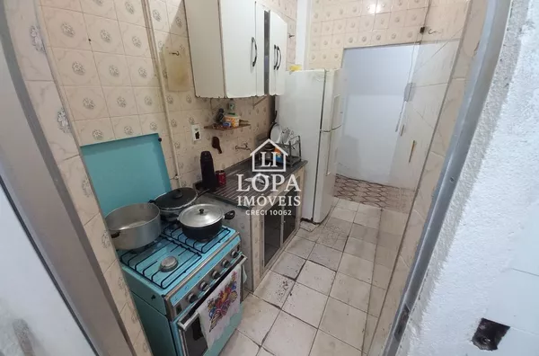 Apartamento De Dois Quartos Com Dependência Na Praça Da Bandeira