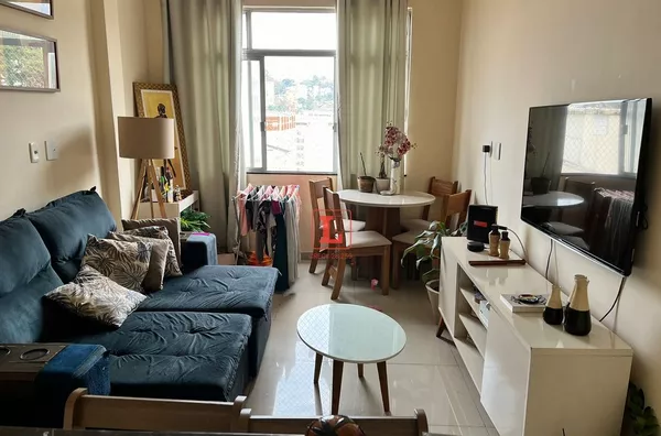 Apartamento de quarto e Sala com dependência