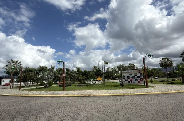 TERRENO À VENDA NO CONDOMÍNIO JARDINS DA SERRA – MARACANAÚ/CE