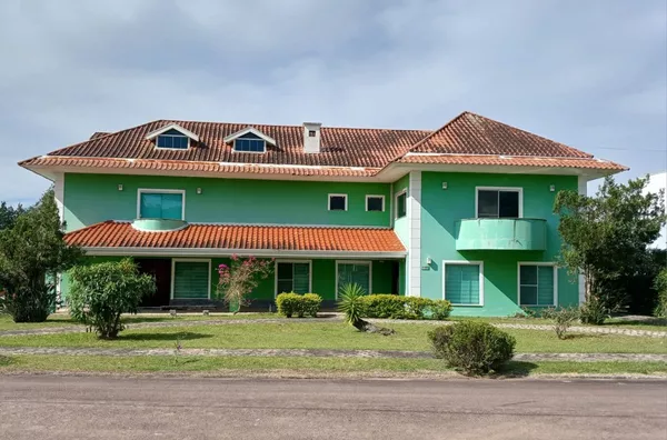 Sobrado a venda em Condomínio de Quatro Barras