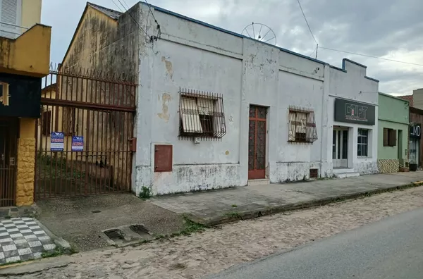 Casa para venda e aluguel,  Centro, Bage