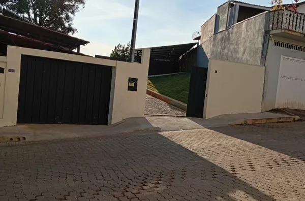 Vaga de garagem disponível para locação mensalista. Espaço seguro e ideal para o seu veículo. Venha conferir!