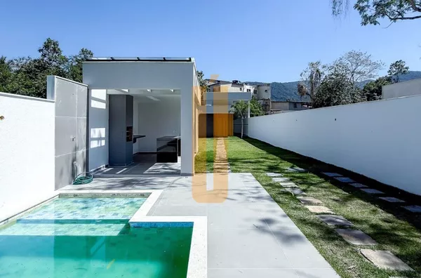 Casa Linear Vargem Grande Legalizada aceita financiamento comercio lazer e serviço tudo a pe 