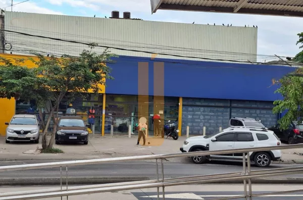 GALPÃO PREMIUM NA ESTRADA DOS BANDEIRANTES – VISIBILIDADE, ACESSO E FLUXO DE CLIENTES / LOCAÇÂO, Jacarepaguá, Rio de Janeiro, RJ
