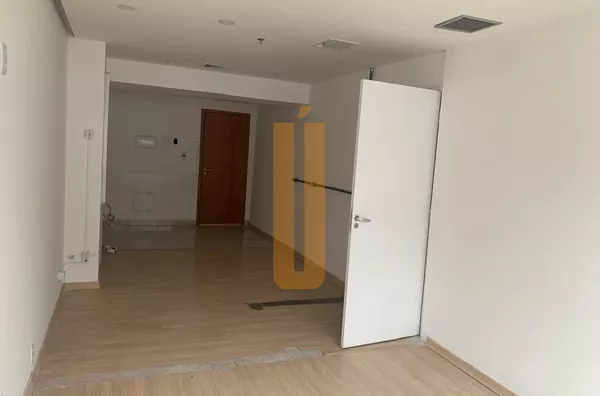 **CONJUNTO CORPORATIVO 110M² NO NEO LINK | 4 SALAS UNIFICADAS + 4 VAGAS | BARRA DA TIJUCA**