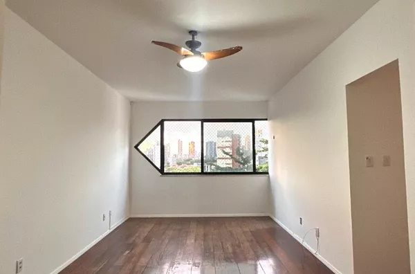 Apartamento com mais de 140m² no Itaigara