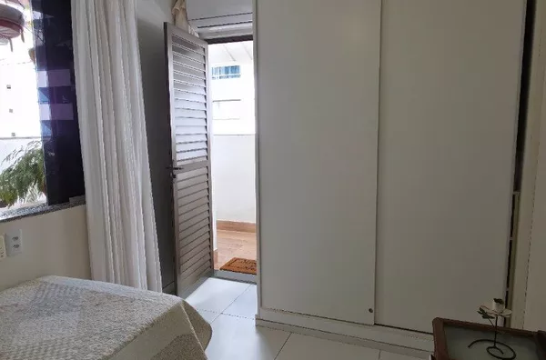 Cobertura reformada com piscina privativa no Imbuí