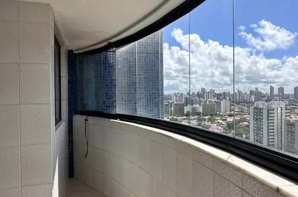 Andar alto, ventilado, com infraestrutura completa na Pituba