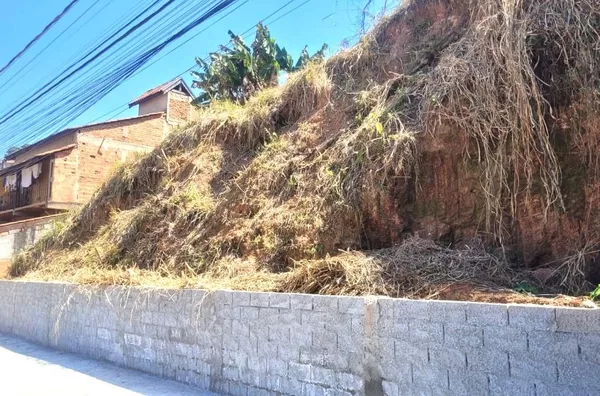 Terreno à venda, 350 m² por R$ 150.000,00 - Jardim Vitória - Campo Limpo Paulista/SP