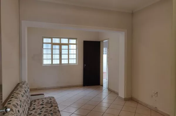 Excelente casa à venda com 3 dormitórios sendo 1 suíte, 152 m² por R$ 520.000 - Vila Tavares - Campo Limpo Paulista/SP