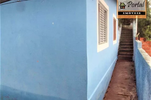Casa com 2 dormitórios, área coberta com churrasqueira no bairro Parque Internacional em Campo Limpo Paulista-SP.