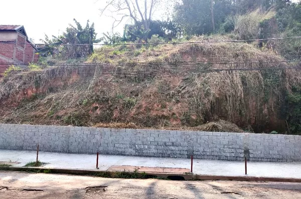 Terreno à venda, 350 m² por R$ 150.000,00 - Jardim Vitória - Campo Limpo Paulista/SP