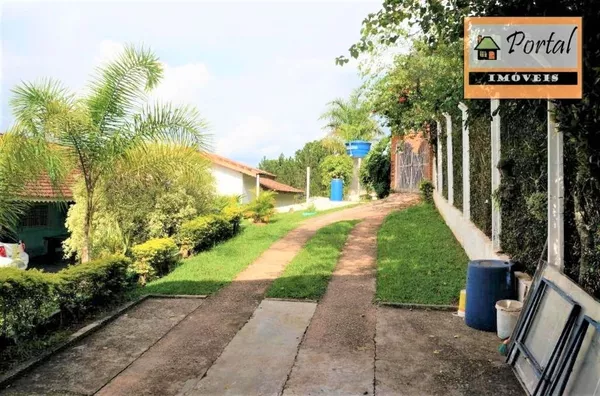 Chácara completa com 2 casas, piscina, área para festas com forno e fogão a lenha  no bairro Estância São Paulo em Campo Limpo Paulista-SP.