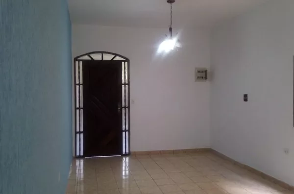2 Casas - 1 com 2 dormitórios sendo 1 suíte e a outra casa com 2 dormitórios à venda, 150 m² por R$ 550.000 - Jardim Britânia - São Paulo/SP - Foto 1