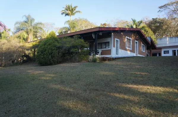 Chácara completa com casa, piscina, churrasqueira, casa caseiro, campo, capela, salão de jogos, 18000 m² - Soares - Jarinu/SP - Foto 2