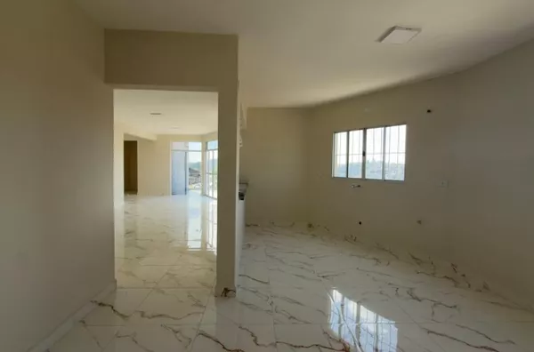 LOCAÇÃO - CASA NOVA COM 3 DORM (1 SUITE), SALA PARA VÁRIOS AMBIENTES - QUINTAL AMPLO - R$ 4.000/mês - Jardim Europa - Campo Limpo Paulista/SP - Foto 4