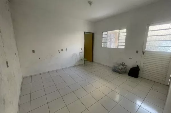 Duas casas à venda, sendo uma com 2 dormitórios e uma com 1 dormitório, por R$ 480.000 - Jardim Bertioga - Várzea Paulista/SP - Foto 4