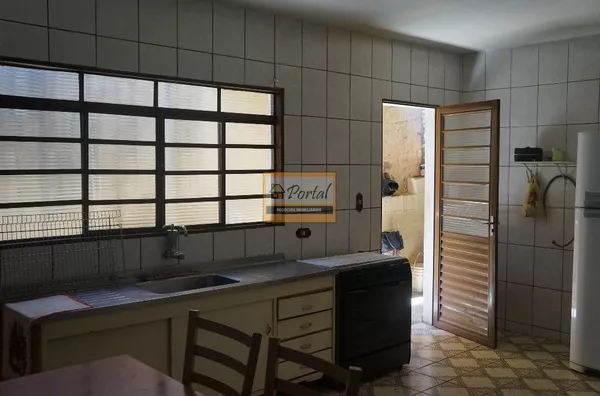 Casa no bairro Jardim Europa em Campo Limpo Paulista-SP.