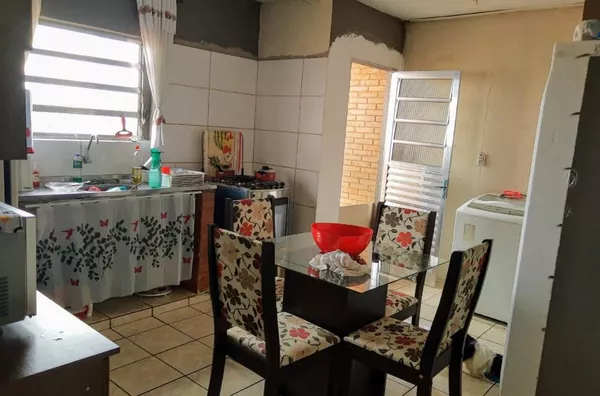 Casa Com Edícula no Bairro Jardim Santo Antonio em Campo Limpo Paulista/SP. - Foto 11
