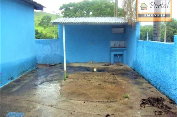 Casa com 2 dormitórios, área coberta com churrasqueira no bairro Parque Internacional em Campo Limpo Paulista-SP.