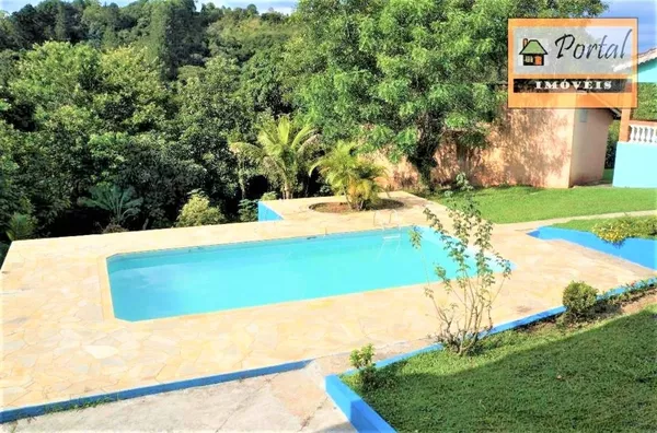 Chácara completa com 2 casas, piscina, área para festas com forno e fogão a lenha  no bairro Estância São Paulo em Campo Limpo Paulista-SP.