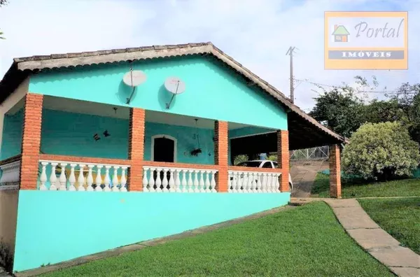 Chácara completa com 2 casas, piscina, área para festas com forno e fogão a lenha  no bairro Estância São Paulo em Campo Limpo Paulista-SP.