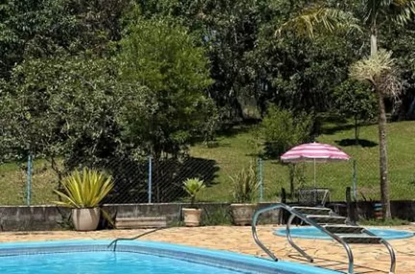Excelente oportunidade, espaço e lazer, imóvel conta com 03 casas, chácaras à venda, 5006 m² por R$ 890.000 - Pau Arcado - Campo Limpo Paulista/SP - Foto 1