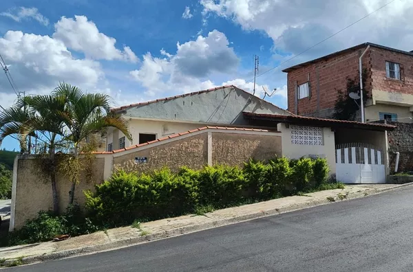 Casa com 2 dormitórios à venda, 87 m² por R$ 296.800,00 - Parque Internacional - Campo Limpo Paulista/SP