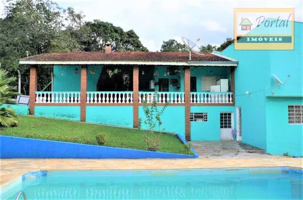 Chácara completa com 2 casas, piscina, área para festas com forno e fogão a lenha  no bairro Estância São Paulo em Campo Limpo Paulista-SP.