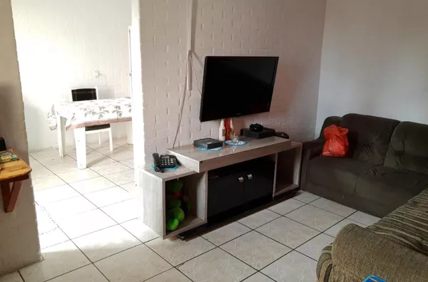 Casa Com Edícula no Bairro Jardim Santo Antonio em Campo Limpo Paulista/SP.