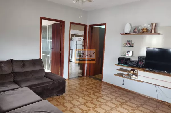 2 casas com 2 e 3 dormitórios à venda, 248 m² por R$ 490.000 - Jardim Europa - Campo Limpo Paulista/SP