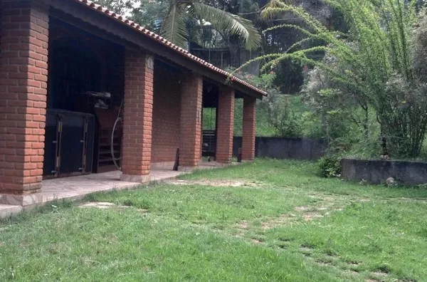 Chácara com 3 dormitórios à venda, 5000 m² por R$ 650.000,00 - Iara - Atibaia/SP