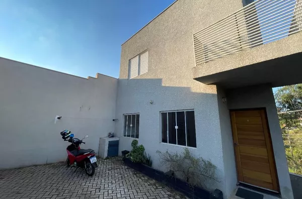 Casa em condomínio com 2 dormitórios à venda, 74 m² por R$ 320.000 - Nova Trieste - Jarinu/SP