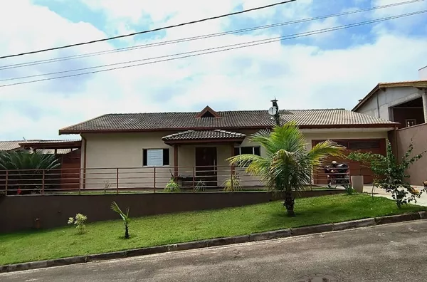 CASA EM CONDOMÍNIO FECHADO RESERVA BOM VIVER, COM 3 DORM (1 SUITE), PISCINA, JACUZZI, CHURRASQUEIRA. AT 600M2 - Foto 2